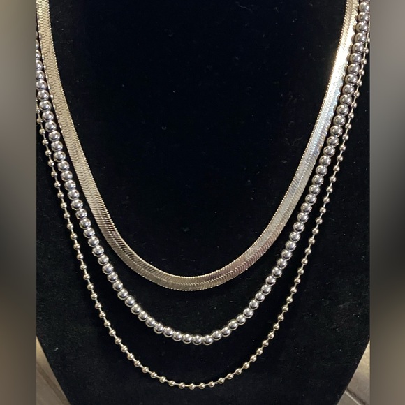 🌸J. Crew 3 Strand Necklace - Picture 2 of 4